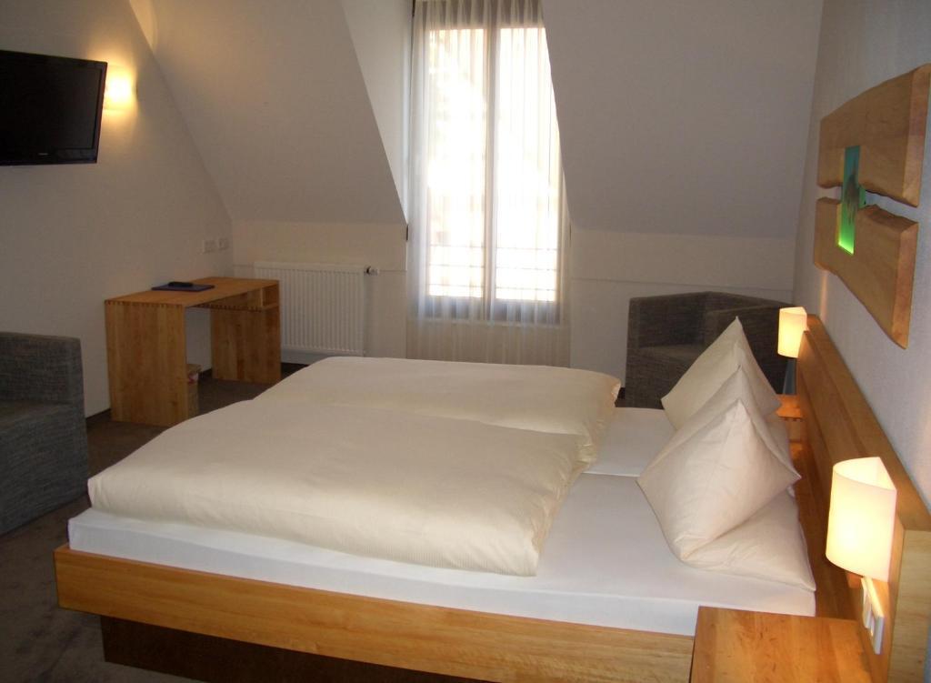 Karpfenhotel & Herrenhaus Im Gasthaus Sindel-Buckel Feuchtwangen Ruang foto